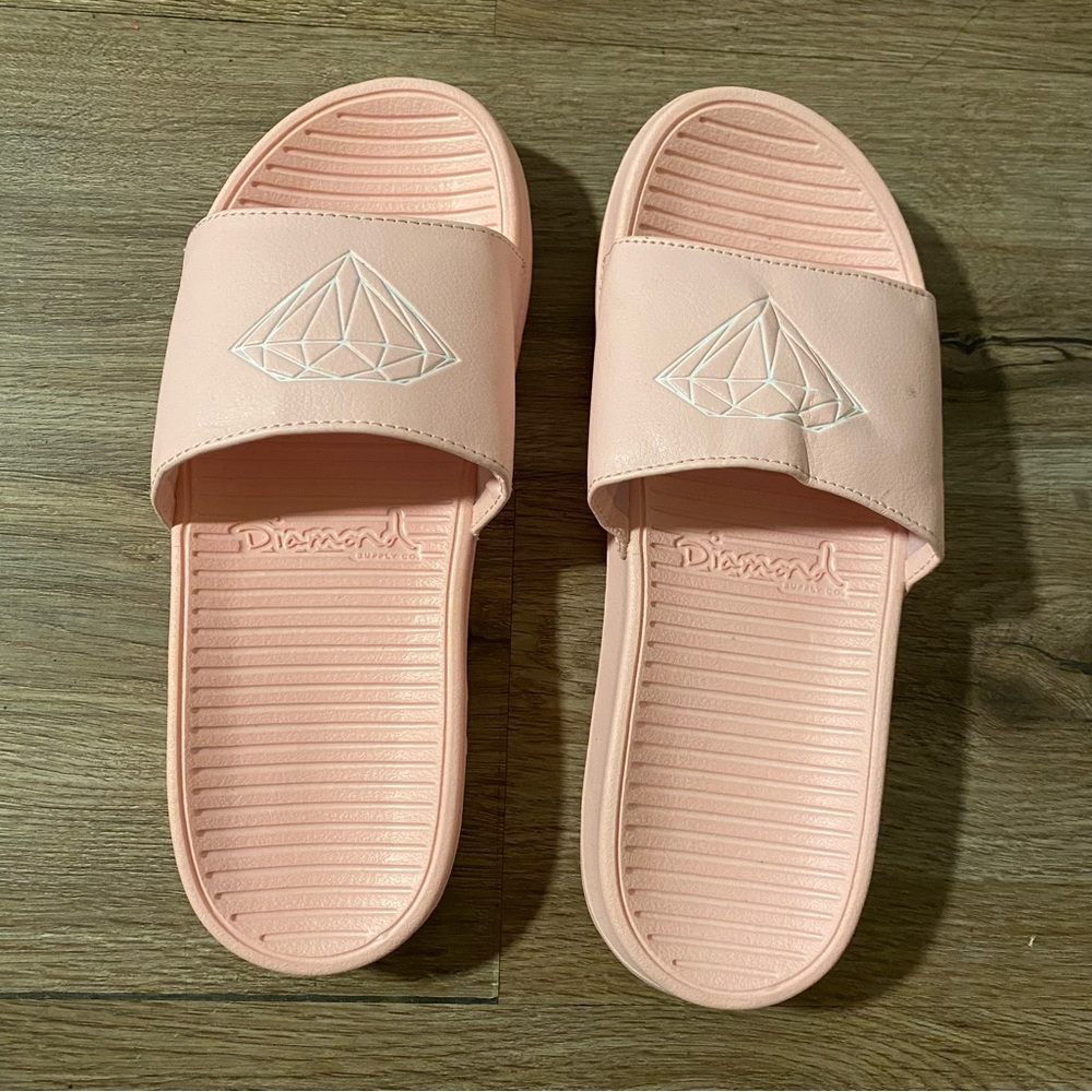 Diamond Supply Pink Slides Men’s 5 Women’s 7